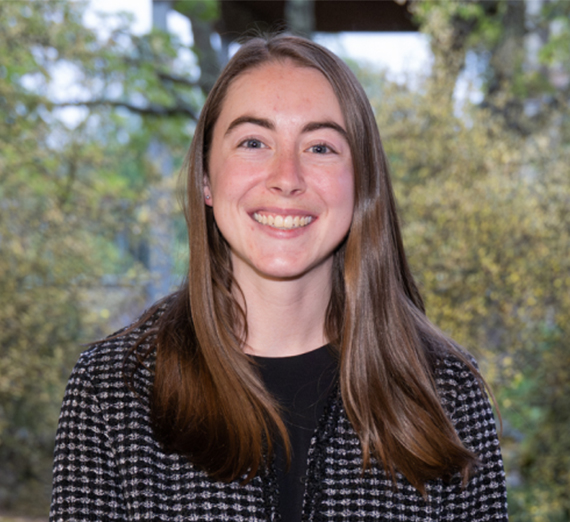 ゴンザガのロゴと「あなたの目的を見つけよう」というテキストが書かれたキャンパスの看板